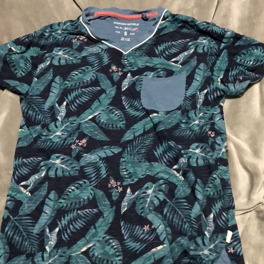 Blue Tropical Short-Sleeved Tee w/ Pocket